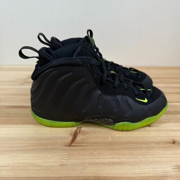 Nike Foamposite Little Posite 1 Black Volt sneaker size 2Y Youth HF0978-001 - Picture 1 of 8